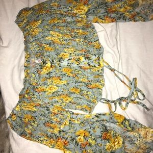 Xhilaration Floral Cropped Top Medium